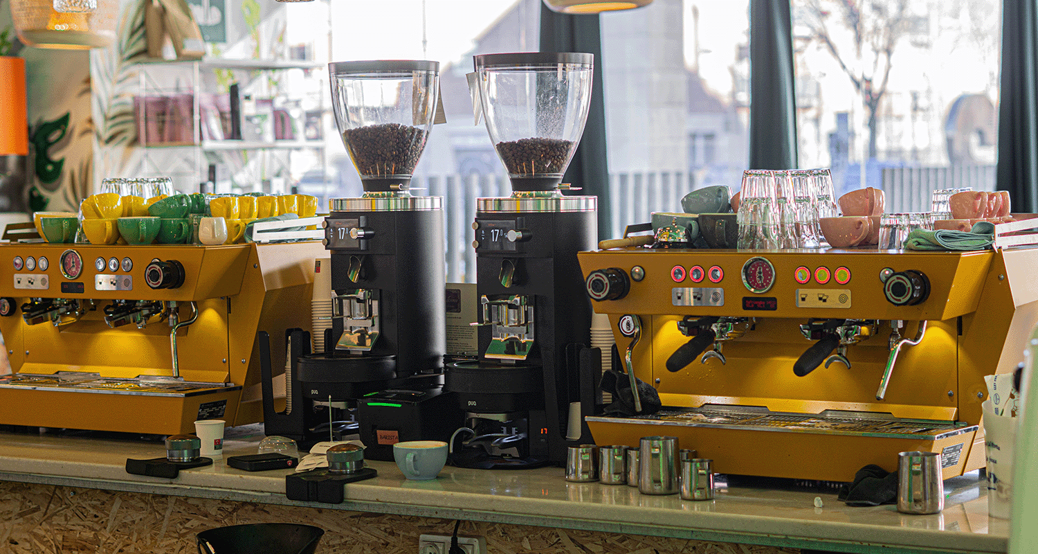 Café de especialidad recién preparado